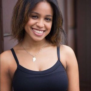 Meet your Posher, Analia